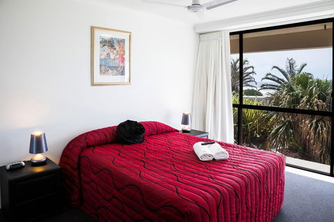 Coolum Caprice - Holiday Adelaide 10