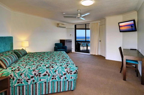 Coolum Caprice - Holiday Adelaide 21