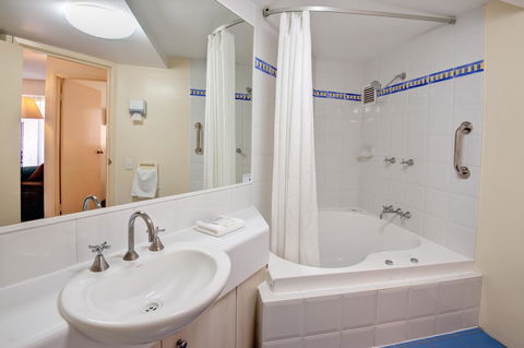 Nautilus Resort Mooloolaba - Holiday Adelaide 24
