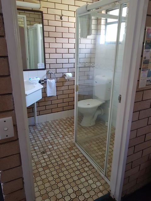 Twin Pines Motel - Holiday Adelaide 1
