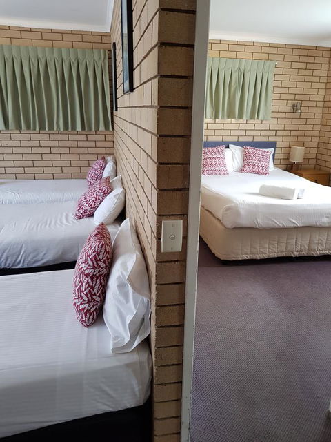 Twin Pines Motel - Holiday Adelaide 7