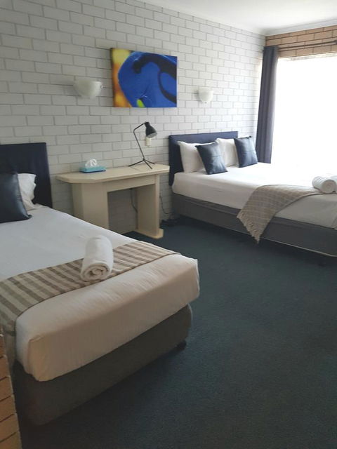 Twin Pines Motel - Holiday Adelaide 13