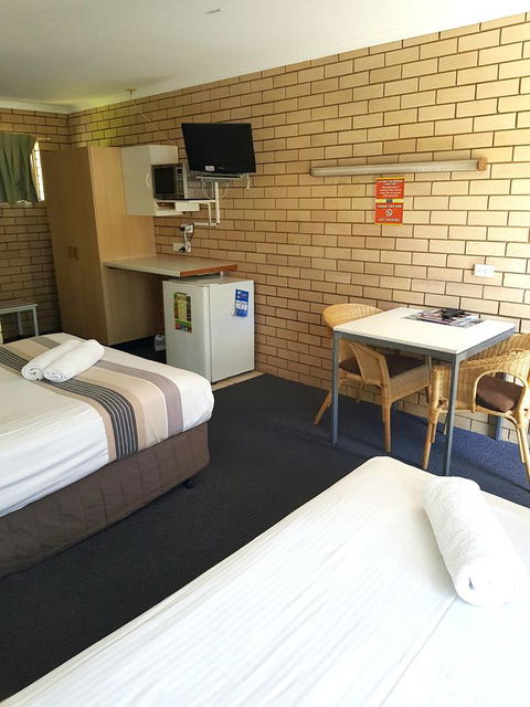 Twin Pines Motel - Holiday Adelaide 2