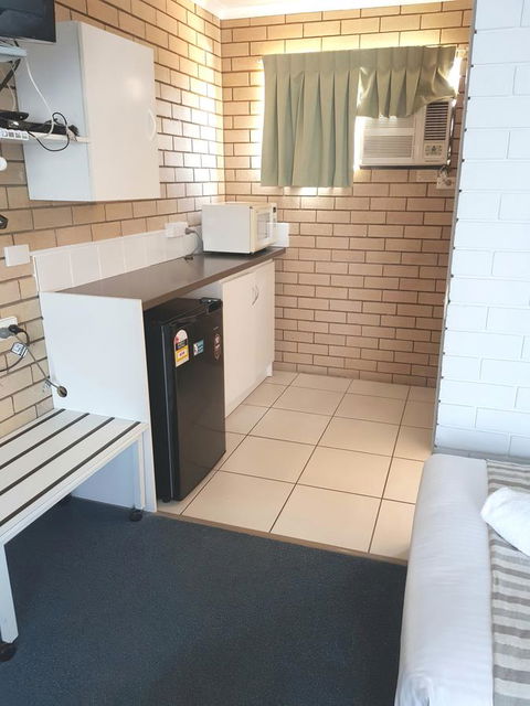 Twin Pines Motel - Holiday Adelaide 12