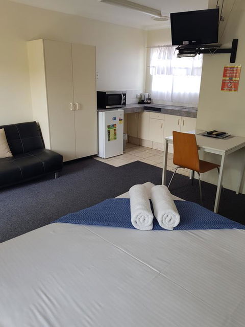 Twin Pines Motel - Holiday Adelaide 15