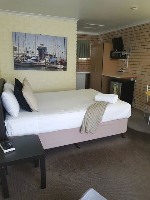 Twin Pines Motel - Holiday Adelaide 19