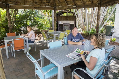 The Beach Motel Hervey Bay - Holiday Adelaide 11