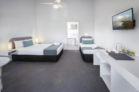 The Beach Motel Hervey Bay - Holiday Adelaide 12