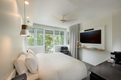 Heart Hotel And Gallery Whitsundays - Holiday Adelaide 3