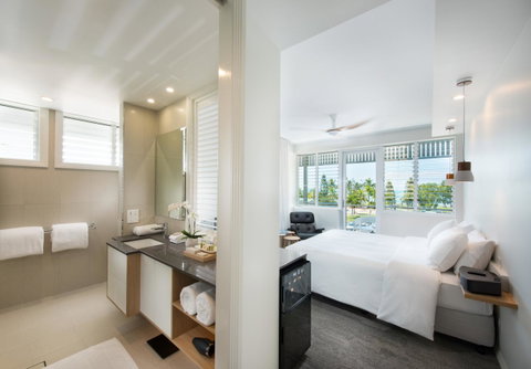 Heart Hotel And Gallery Whitsundays - Holiday Adelaide 2