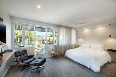 Heart Hotel And Gallery Whitsundays - Holiday Adelaide 0