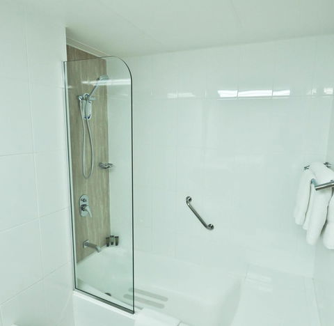 Pacific Hotel Cairns - Holiday Adelaide 36