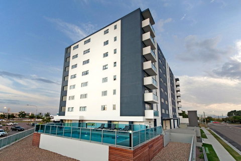 Allure Hotel & Apartments - Holiday Adelaide 1
