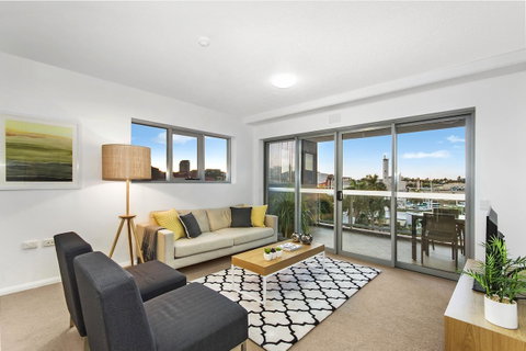 Allure Hotel & Apartments - Holiday Adelaide 4