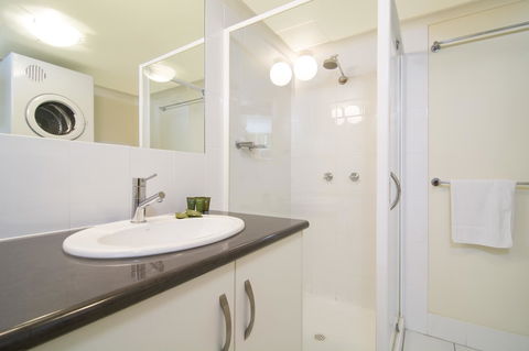 The Port Douglas Queenslander - Holiday Adelaide 10