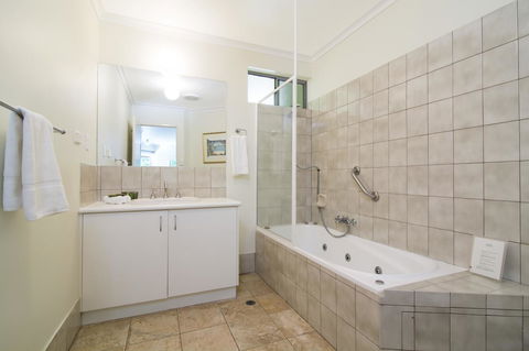 The Port Douglas Queenslander - Holiday Adelaide 13