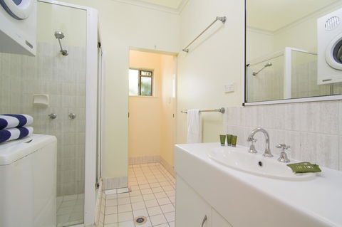 The Port Douglas Queenslander - Holiday Adelaide 12