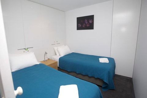 Circle Luxury Holidays - Holiday Adelaide 7