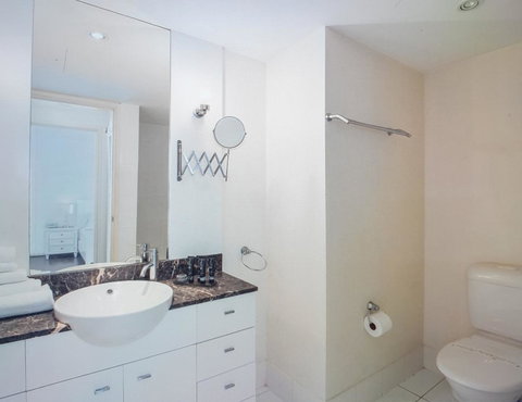 Circle Luxury Holidays - Holiday Adelaide 1