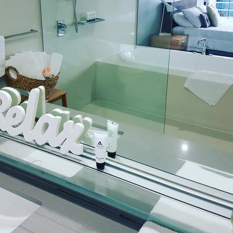 Circle Luxury Holidays - Holiday Adelaide 24