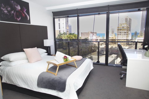 Circle Luxury Holidays - Holiday Adelaide 9