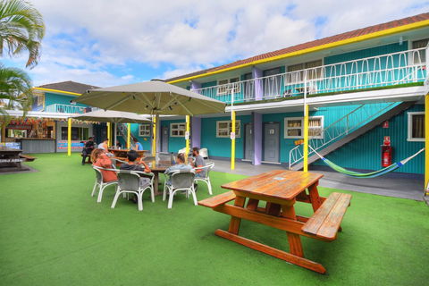Backpackers In Paradise 18-35 Hostel - Holiday Adelaide 2
