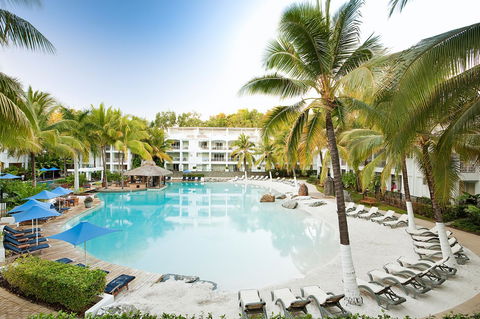 Palm Cove Paradise - Couples Spa Beach Getaway - Holiday Adelaide 1