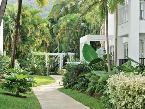 Palm Cove Paradise - Couples Spa Beach Getaway - Holiday Adelaide 19
