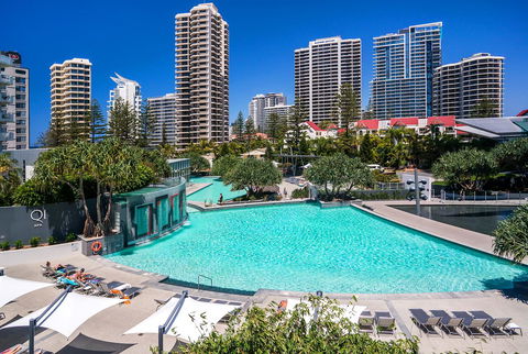 Q1 Resort & Spa - Official - Holiday Adelaide 3
