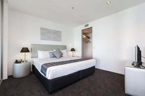 Q1 Resort & Spa - Official - Holiday Adelaide 33
