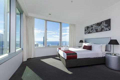 Q1 Resort & Spa - Official - Holiday Adelaide 25