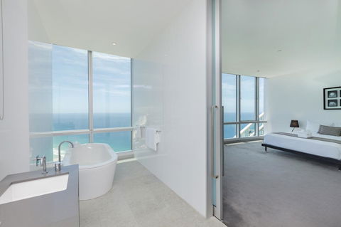 Q1 Resort & Spa - Official - Holiday Adelaide 12
