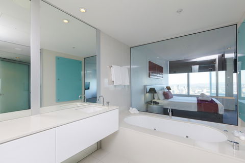 Q1 Resort & Spa - Official - Holiday Adelaide 39