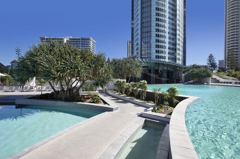 Q1 Resort & Spa - Official - Holiday Adelaide 4