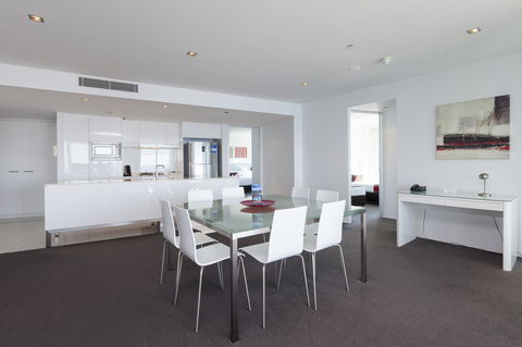 Q1 Resort & Spa - Official - Holiday Adelaide 36