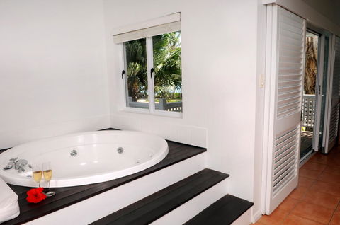 The Reef House Adults Retreat - Enjoy 28 Complimentary Inclusions - Holiday Adelaide 28