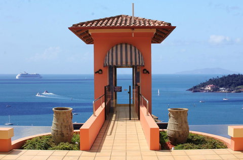 Martinique Whitsunday Resort - Holiday Adelaide 1