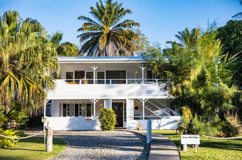 Jamaica Beach House - Holiday Adelaide 0