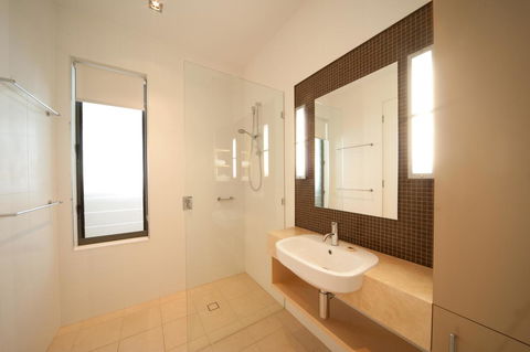 The Boathouse Apartments - Holiday Adelaide 13