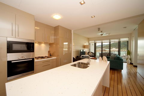 The Boathouse Apartments - Holiday Adelaide 11