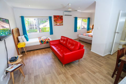Port Douglas Motel - Holiday Adelaide 4