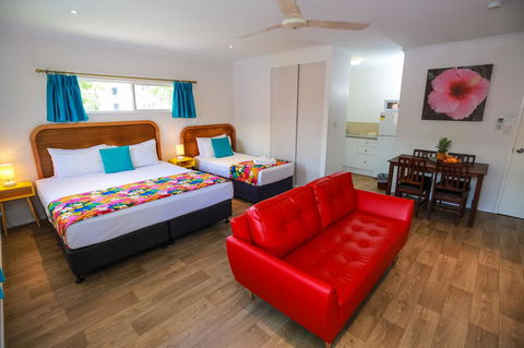 Port Douglas Motel - Holiday Adelaide 2