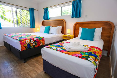 Port Douglas Motel - Holiday Adelaide 1