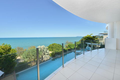 Bellevue At Trinity Beach - Holiday Adelaide 7