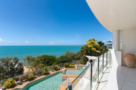 Bellevue At Trinity Beach - Holiday Adelaide 1
