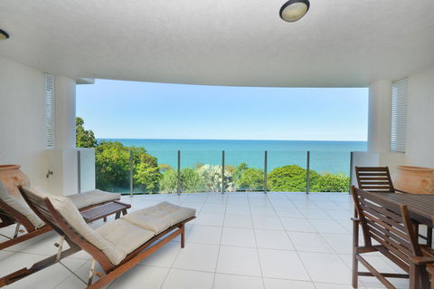 Bellevue At Trinity Beach - Holiday Adelaide 8