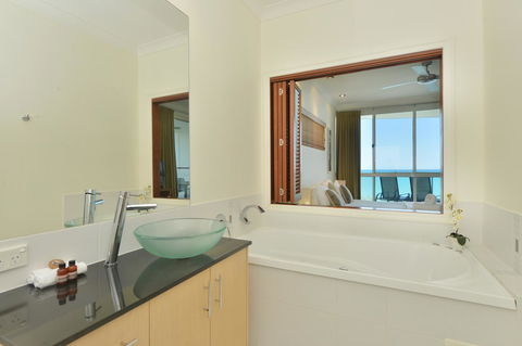 Bellevue At Trinity Beach - Holiday Adelaide 5