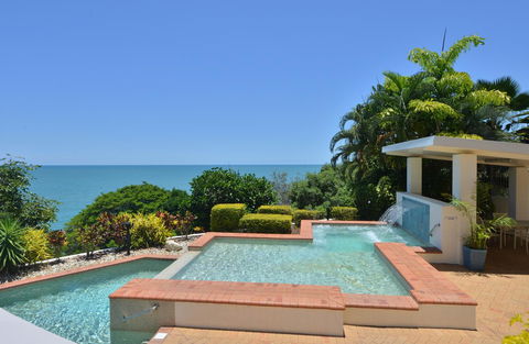 Bellevue At Trinity Beach - Holiday Adelaide 4