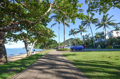 Roydon Beachfront Apartments - Holiday Adelaide 27