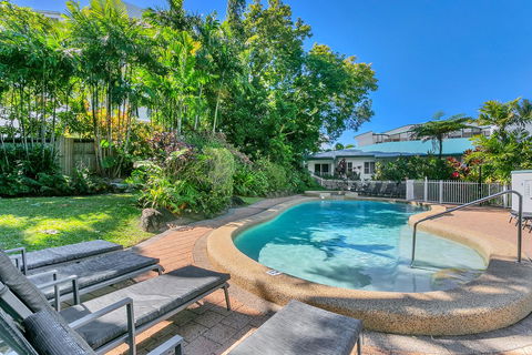 Roydon Beachfront Apartments - Holiday Adelaide 17
